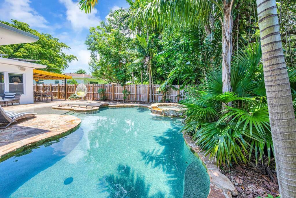 Modern Tropical Pool House North Miami Hot Tub Villa Екстериор снимка